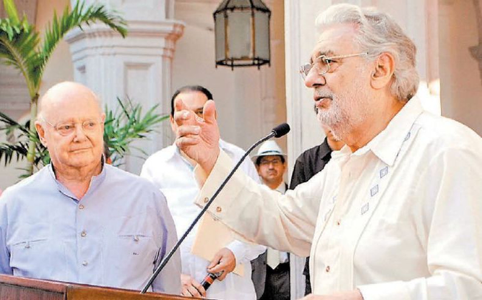 Placido Domingo and Juan Beckman at Tequila Museum